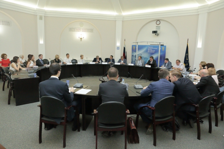 Бизнес и МВД России обсудили изменения правил миграционного учета